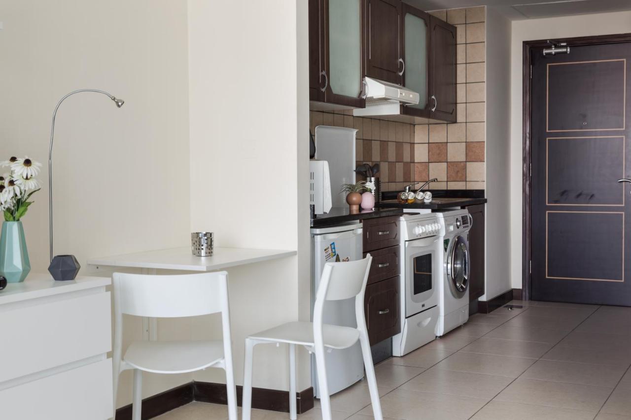 Apartamento Higuests - Cozy Studio With Panoramic Views On The Lake Dubái Exterior foto